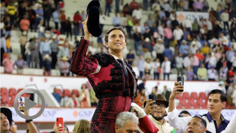 puerta-grande-de-roca-rey-a-aguascalientes