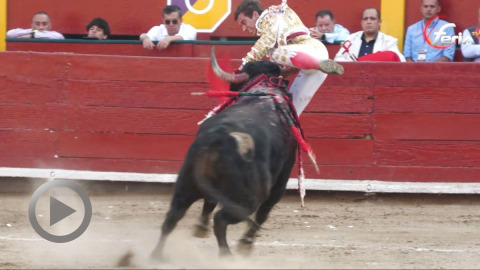 acho-susto-et-oreille-pour-ismael-martin-sur-la-corrida-des-banderilleros