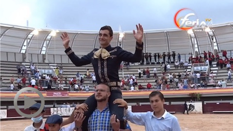 istres-puerta-grande-de-paco-urena-pour-la-corrida-charra