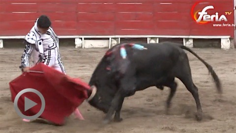 quito-plaza-belmonte-triomphe-de-jose-andres-morcillo