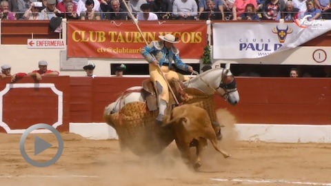 vic-un-grand-novillo-de-el-retamar-et-oreille-pour-pacheco-en-ouverture-de-la-feria