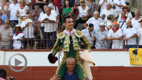 orthez-gomez-del-pilar-triomphe-devant-un-grand-toro-de-veiga-teixeira