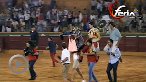 tous-a-hombros-a-estepona