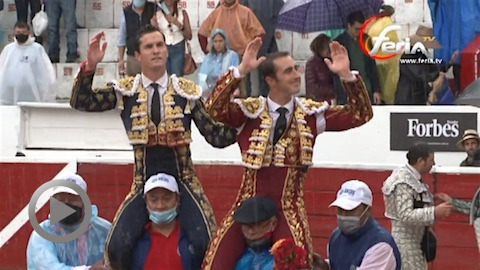 latacunga-puerta-grande-de-daniel-luque-et-el-fandi