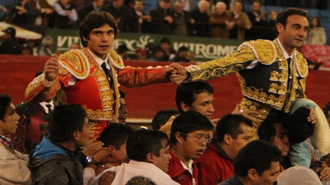 mexico-castella-y-ponce-a-hombros