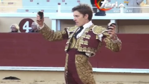 bayonne-juan-leal-a-hombros