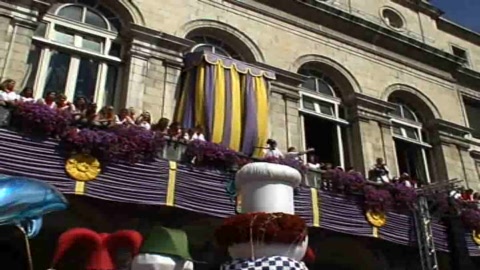 reveil-du-roi-leon-et-encierro-txiki