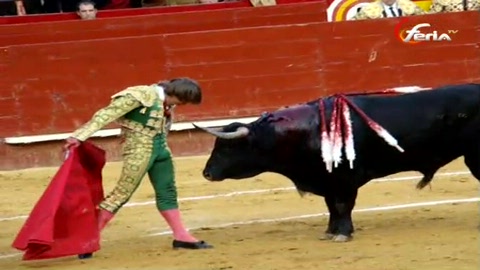 les-trois-coupent-une-oreille