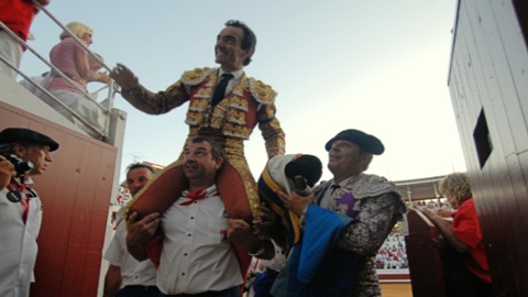 dax-el-cid-debouche-le-flacon