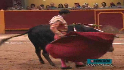 el-juli-coupe-une-oreille