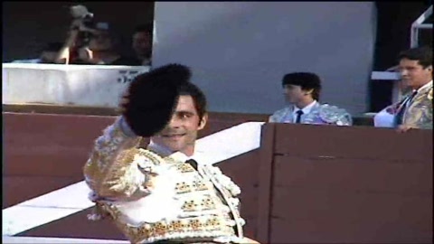 istres-joselito-adame-a-hombros