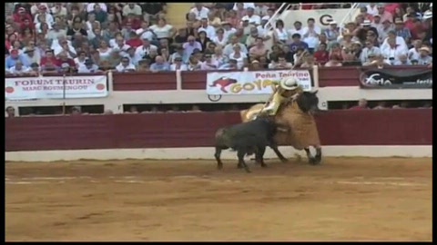 rafaelillo-coupe-une-oreille