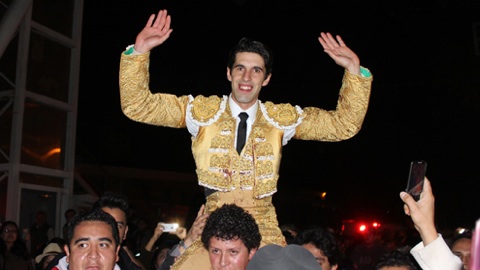 talavante-ouvre-la-puerta-grande