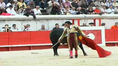 nimes-corrida-de-miura-el-fundi-padilla-et-rafaelillo