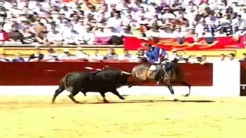 olivenza-triomphe-de-mendoza-oreille-pour-talavante-et-cayetano