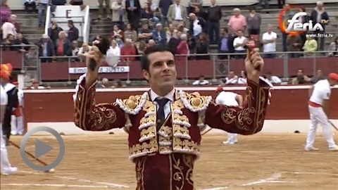 grand-triomphe-demilio-de-justo-devant-les-victorino-martin