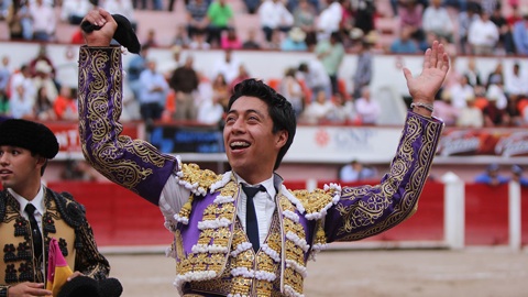 aguascalientes-oreille-pour-sergio-flores