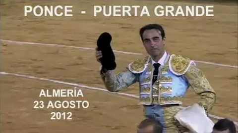 ponce-a-gusto-devant-disgustado