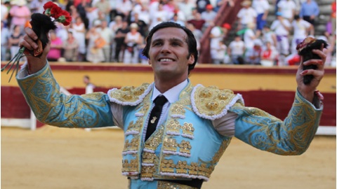 david-mora-a-hombros-a-burgos