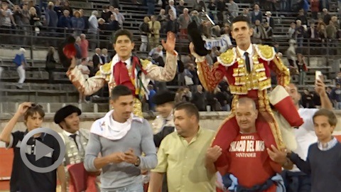 nimes-talavante-et-luis-david-adame-a-hombros