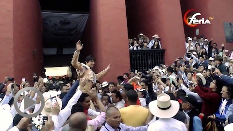 acho-retour-triomphal-de-roca-rey