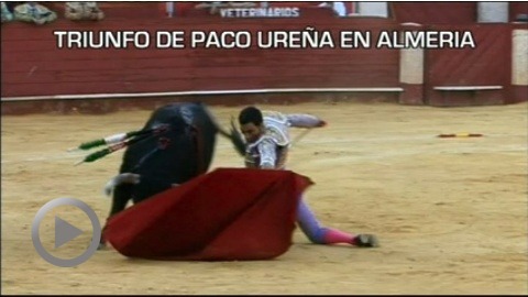 almeria-paco-urena-a-hombros