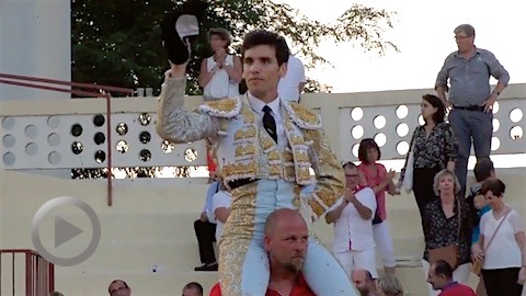 tomas-campos-et-le-toro-de-fernay-triomphateurs-a-orthez