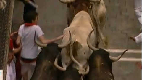 pampelune-encierro-des-fuente-ymbro