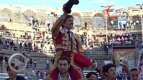 arles-juan-leal-simpose-dans-la-corrida-de-cloture