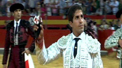 granada-rafael-cerro-a-hombros