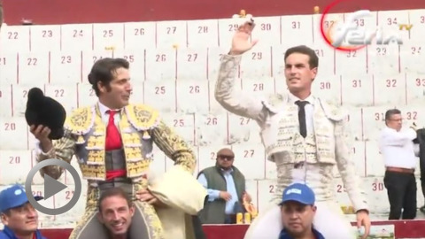 Fernando Adrián et Chechu a hombros à Latacunga
