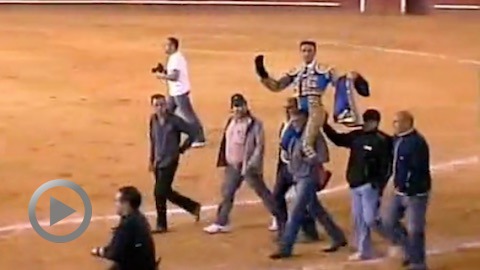 fallas-enrique-ponce-a-hombros