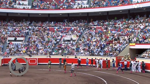 bilbao-roca-rey-coupe-deux-oreilles-pour-la-reinauguration-de-vistalegre