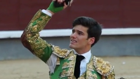 oreille-pour-jose-garrido-a-madrid