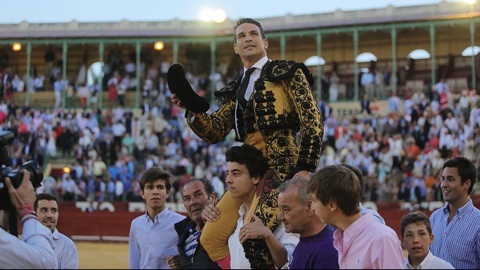 manzanares-a-hombros-a-jerez