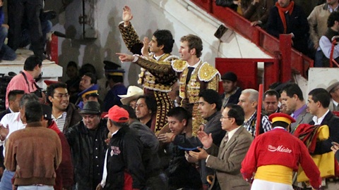 adame-et-el-payo-font-chavirer-mexico