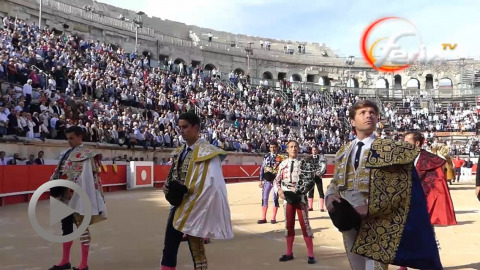 Nîmes. Tous a hombros pour la clôture