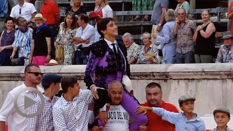 nimes-roca-rey-soffre-sa-premiere-porte-des-consuls