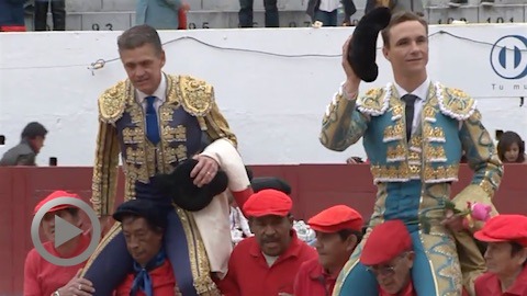 ambato-puerta-grande-de-juan-bautista-et-guillermo-alban