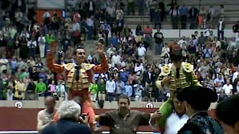 pontevedra-abellan-et-el-fandi-a-hombros