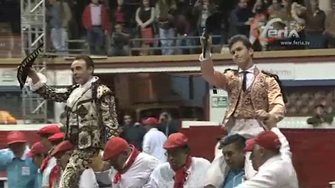 quito-ponce-et-luque-a-hombros