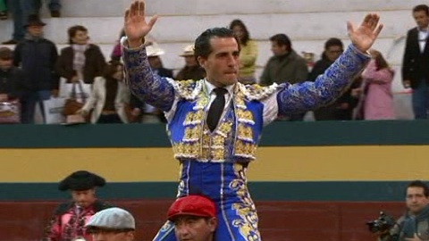 riobamba-ivan-fandino-a-hombros