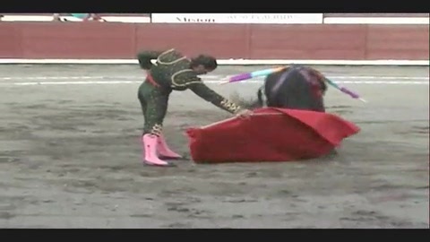 flores-et-mateos-a-hombros-a-tlaxcala