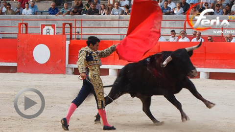 beaucaire-les-dolores-aguirre-au-dessus-oreille-pour-jose-rojo