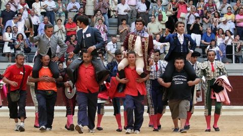 vitoria-triomphale-corrida-de-rejon
