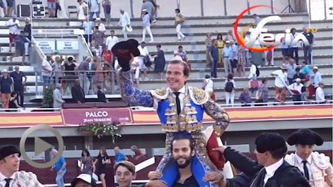 istres-javier-cortes-a-hombros-sur-la-premiere-de-feria