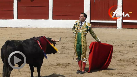 Céret. Novillada d'Isaías y Tulio Vázquez. Oreille de Valentín Hoyos